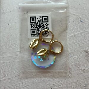 Gold EVRY JEWLES shell Hoop Earrings